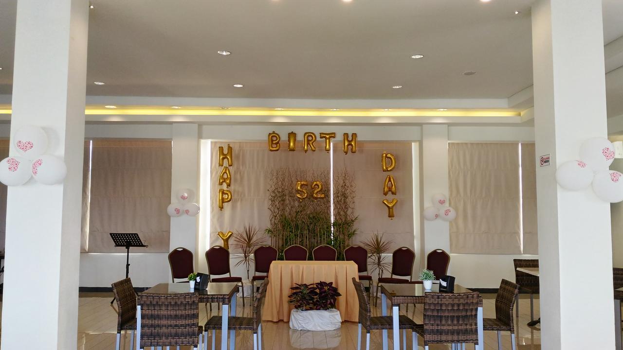 Big Fish Hotel Manado Exterior foto