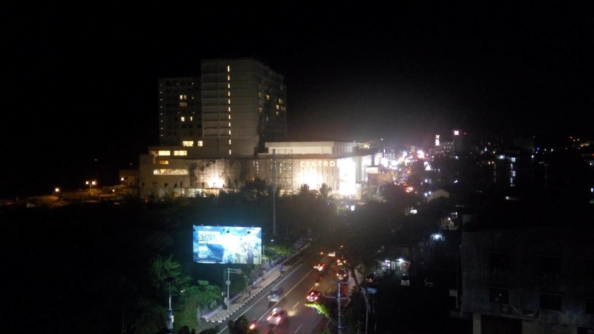 Big Fish Hotel Manado Exterior foto